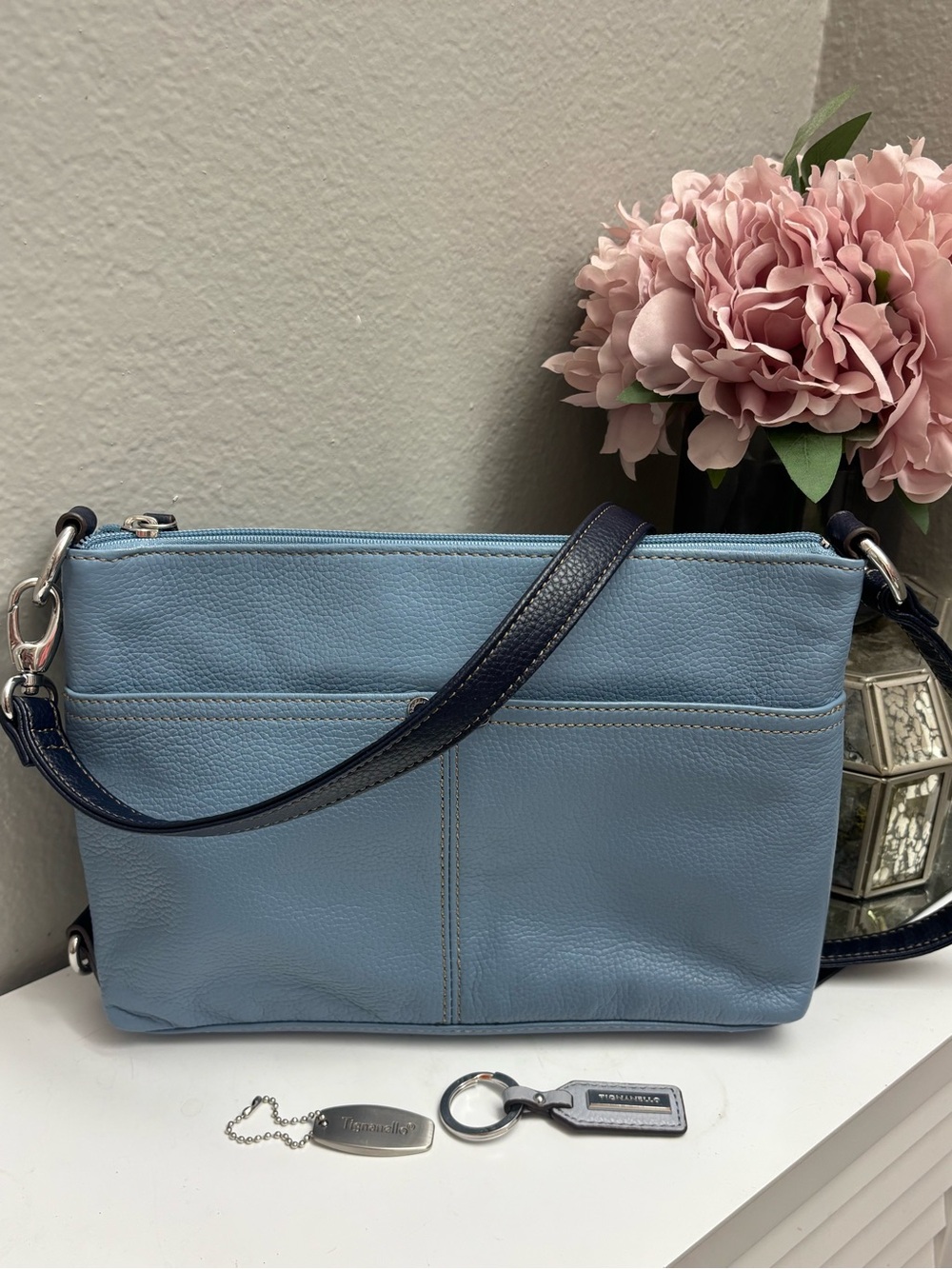 Tignanello NWOT Blue Genuine Leather Crossbody Bag + 2 Keychains - Picture 14 of 16